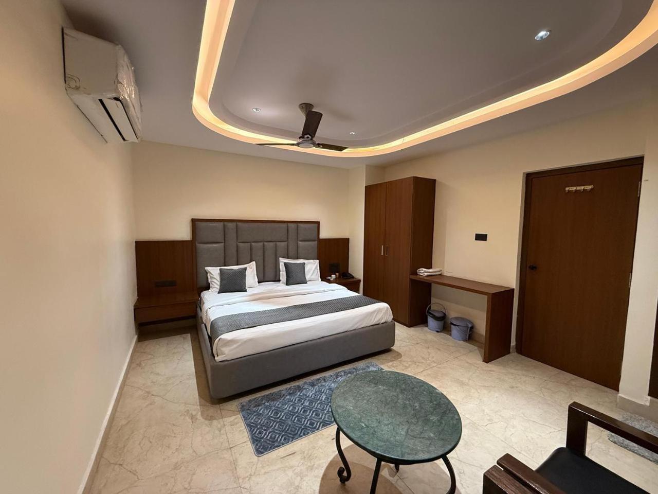 Agarwal'S Residency Hotel วิสาขปัตนัม ภายนอก รูปภาพ